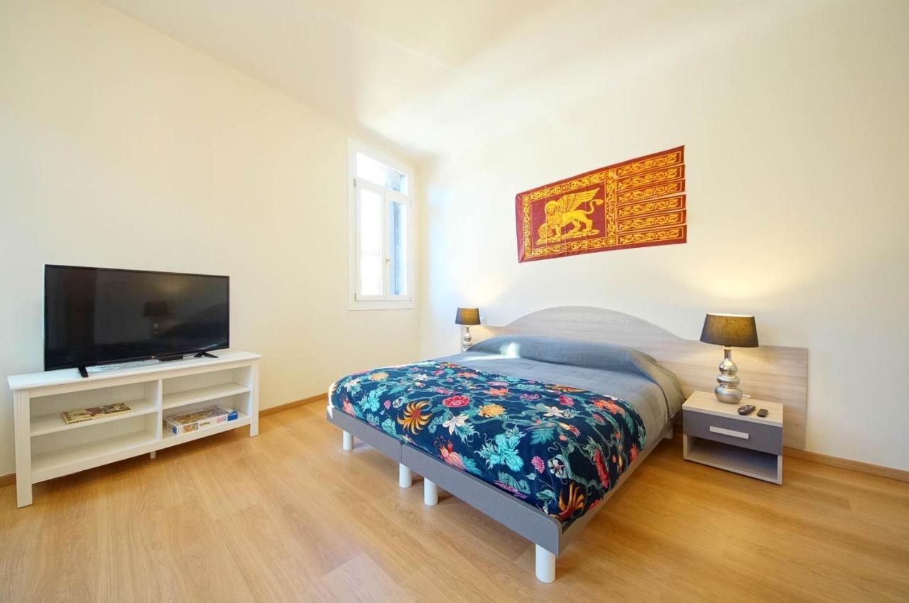 Ca' Circus 4 Rooms Wi-Fi Fibre Venedig Exterior foto